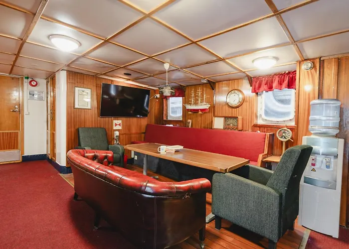 4 H Arctic Explorer Cruise With Hotel en barco