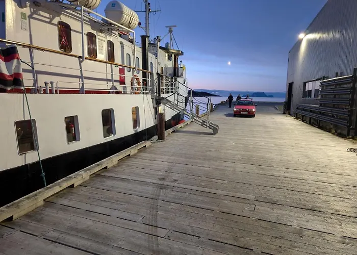 Båthotell 4 H Arctic Explorer Cruise With *